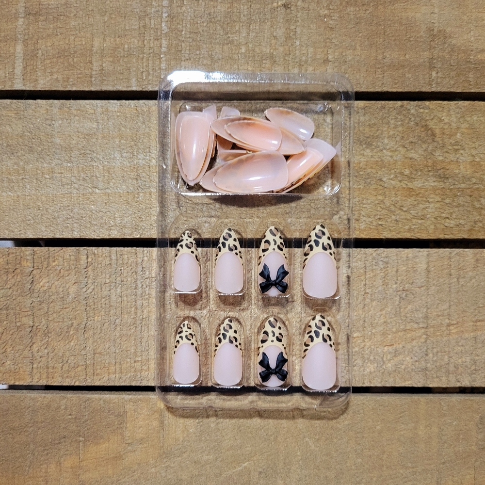 Boutique Press On Nails